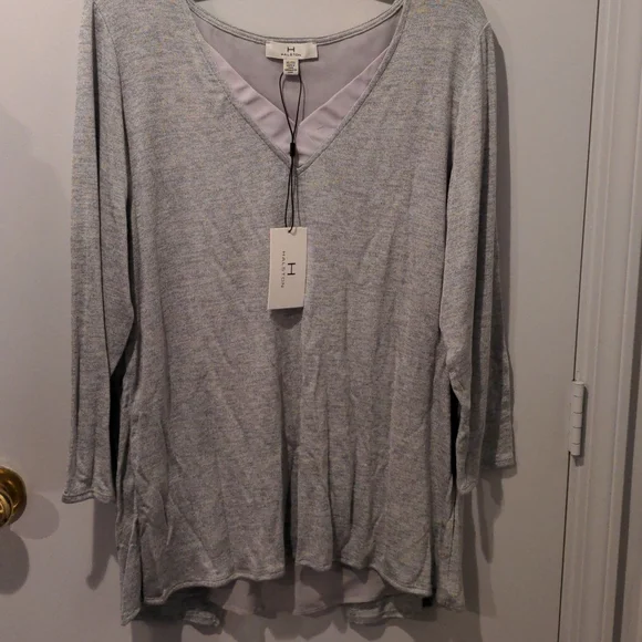 Halston Top - Picture 7 of 9